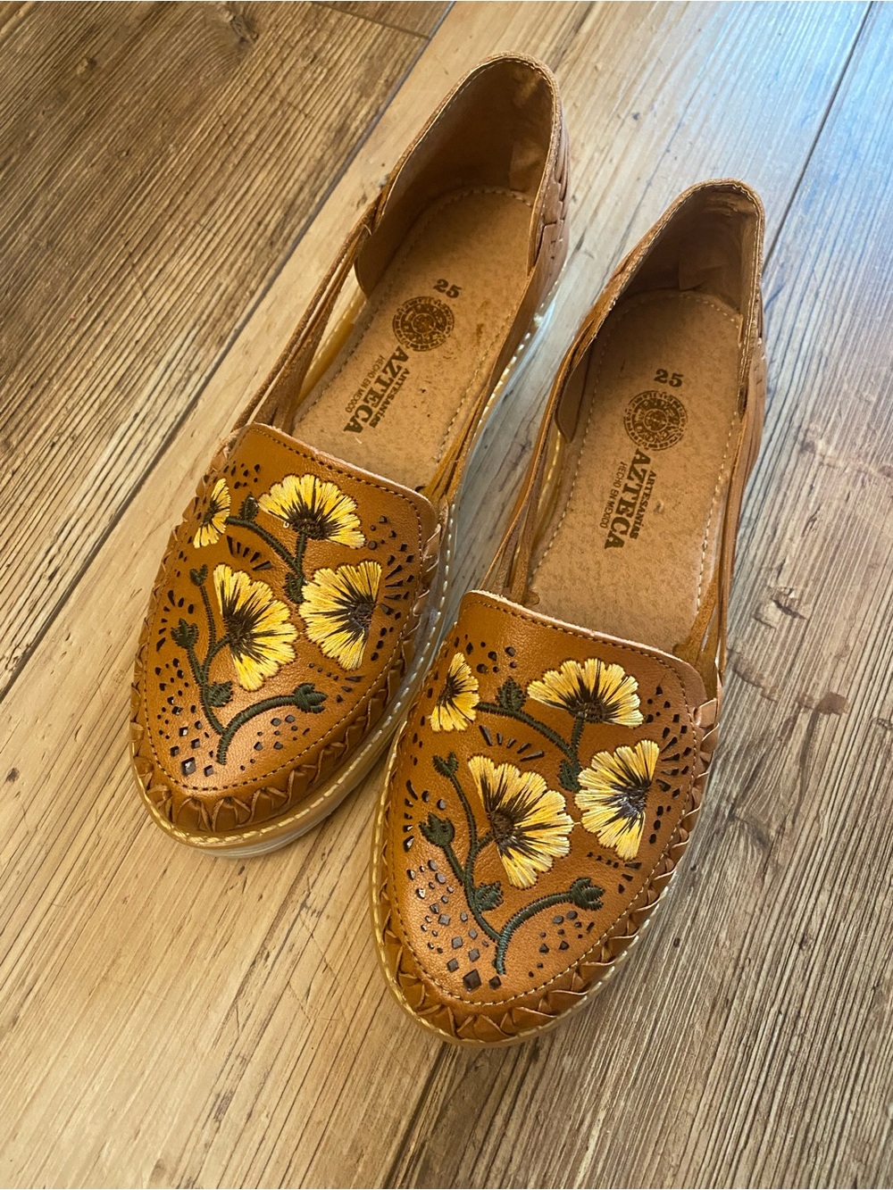 Azteca sandals